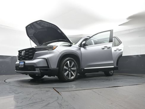 Certified 2025 Honda Pilot Touring image 50