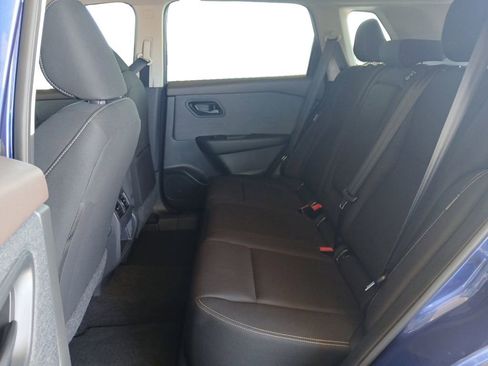 Used 2023 Nissan Rogue S FWD image 13