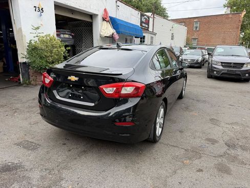 Used 2017 Chevrolet Cruze LS FWD image 10