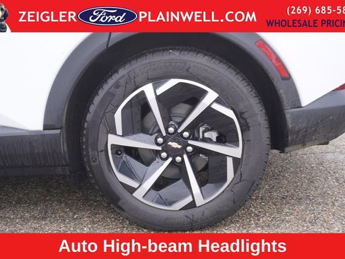 Used 2025 Chevrolet Equinox EV LT image 11