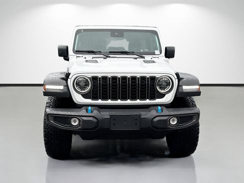 Used 2025 Jeep Wrangler Unlimited Rubicon 4xe w/ Safety Group AWD/4WD image 8