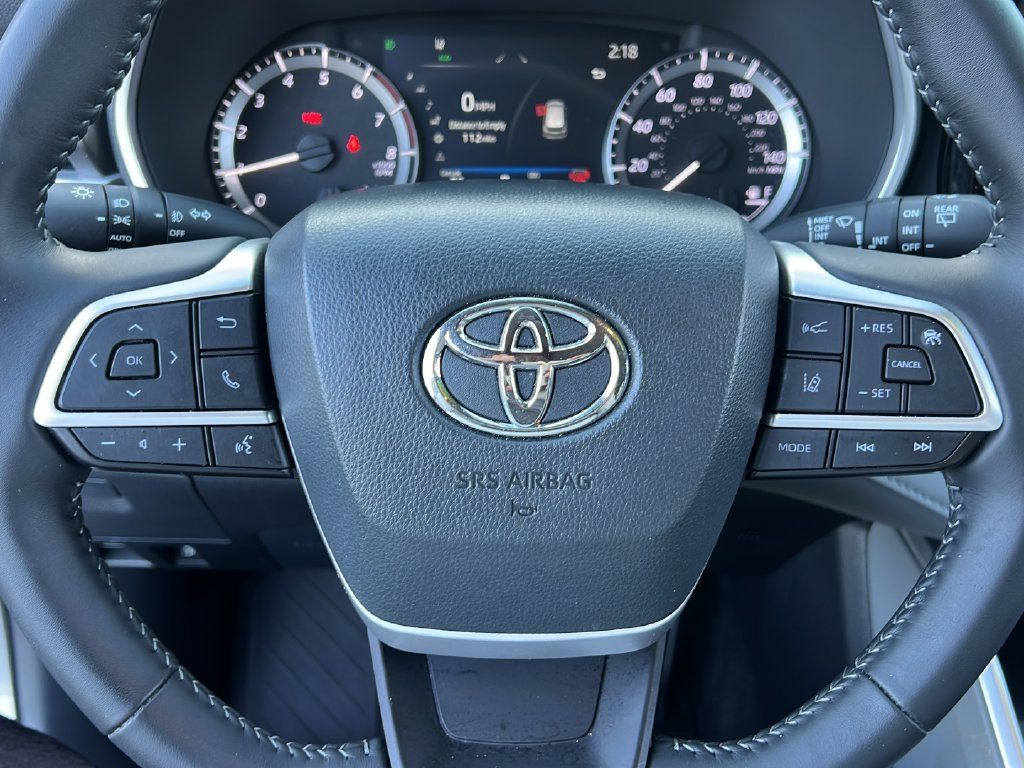 Certified 2026 Toyota Highlander XLE AWD/4WD image 19