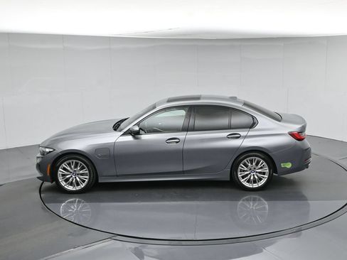 Used 2023 BMW 330e w/ Convenience Package RWD image 42
