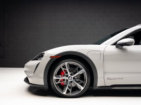 Used 2023 Porsche Taycan 4S image 17