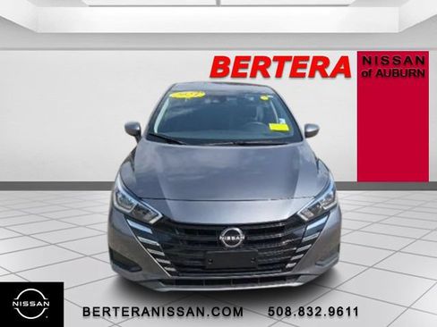 Used 2024 Nissan Versa SV FWD image 3