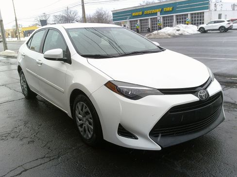 Used 2018 Toyota Corolla LE w/ Body Protection Package image 10