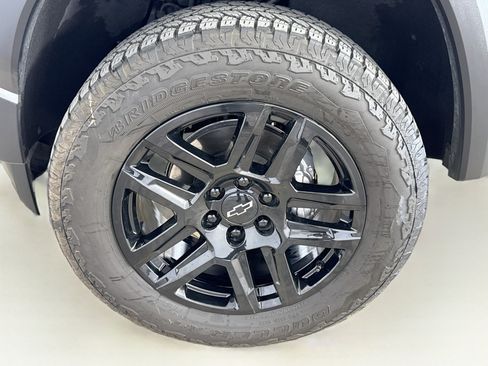 Used 2024 Chevrolet Colorado Trail Boss AWD/4WD image 32