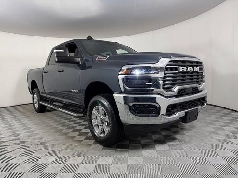 Certified 2025 RAM 2500 Big Horn AWD/4WD image 3