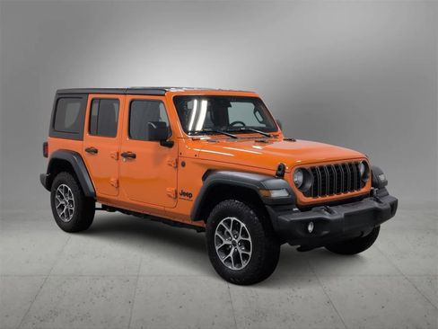 Used 2025 Jeep Wrangler Sport S image 2
