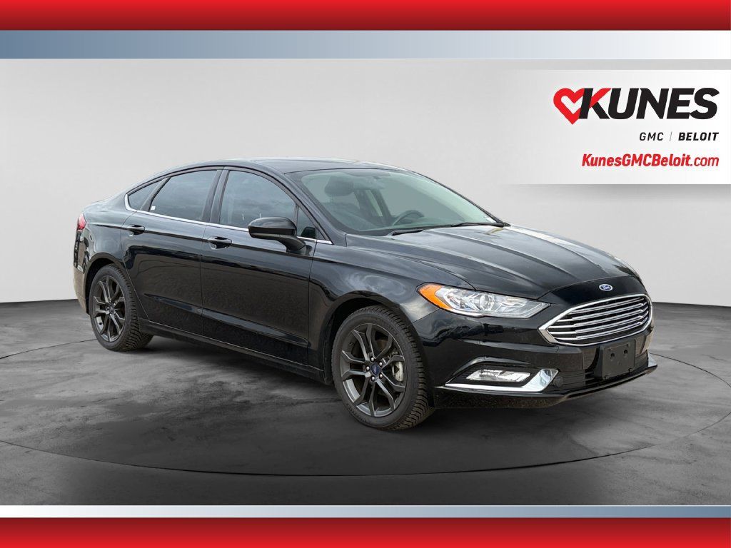 Used 2018 Ford Fusion SE w/ Equipment Group 201A FWD image 1