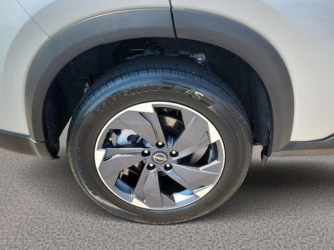 Used 2025 Nissan Rogue SV FWD image 7