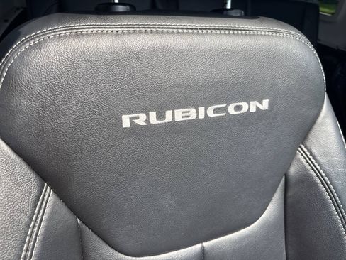 Used 2014 Jeep Wrangler Unlimited Rubicon AWD/4WD image 19