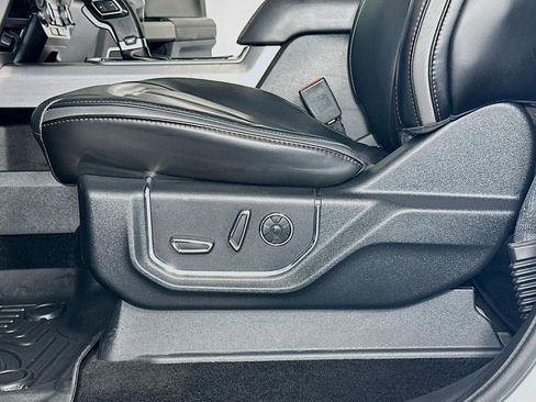 Used 2018 Ford F150 Platinum w/ Equipment Group 701A Luxury image 26