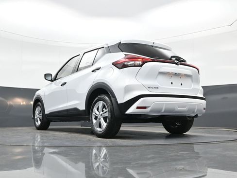 New 2025 Nissan Kicks Play S image 19