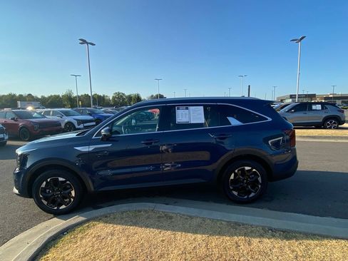 Certified 2026 Kia Sorento S w/ S Panoramic Sunroof Package FWD image 4