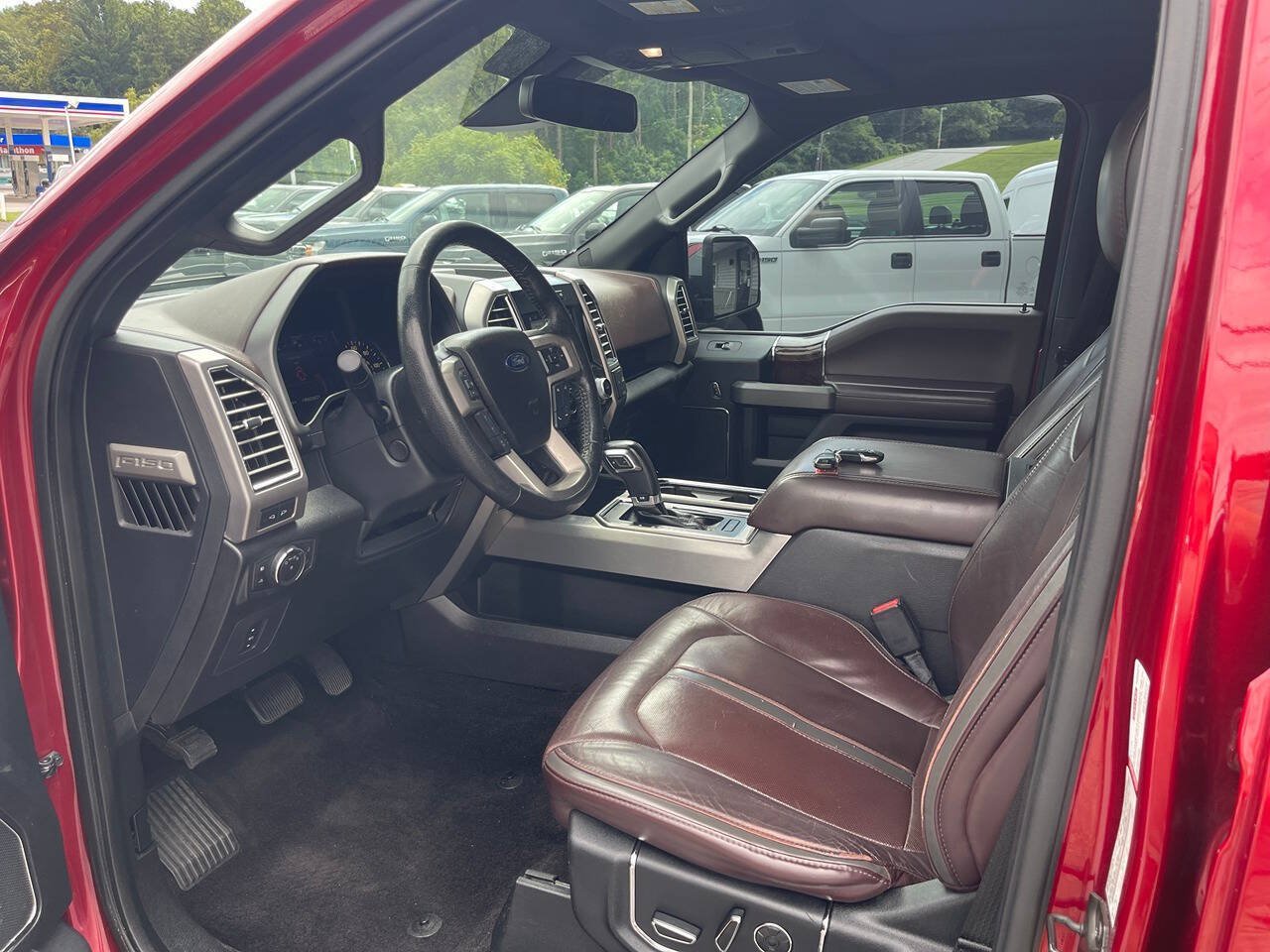 Used 2016 Ford F150 Platinum w/ Equipment Group 701A Luxury AWD/4WD image 18