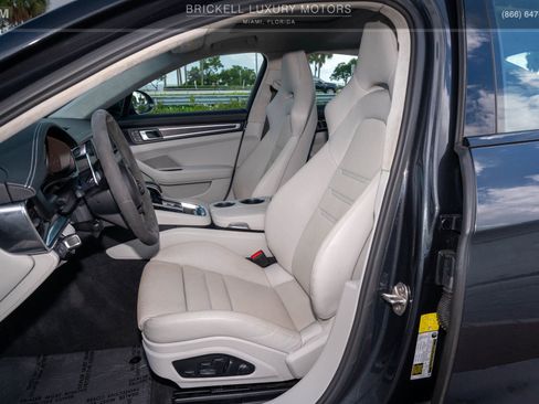 Used 2022 Porsche Panamera GTS image 6