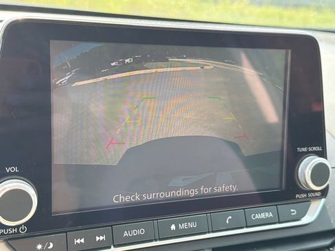 Used 2025 Nissan Altima 2.5 SV FWD image 29