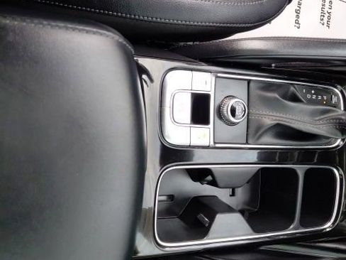 Certified 2024 Kia Telluride EX w/ EX Captain's Chair Package FWD image 14