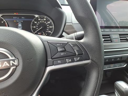 Used 2025 Nissan Altima 2.5 SV FWD image 20