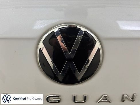 Used 2022 Volkswagen Tiguan SEL R-Line image 9