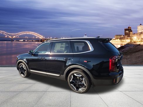 New 2025 Kia Telluride S image 3