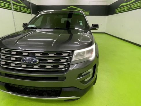 Used 2016 Ford Explorer XLT w/ Equipment Group 202A FWD image 3
