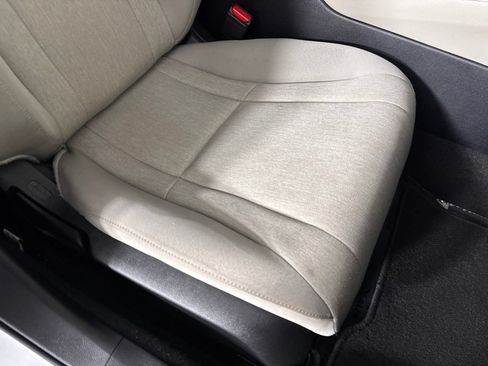 Used 2025 Honda Accord SE image 32