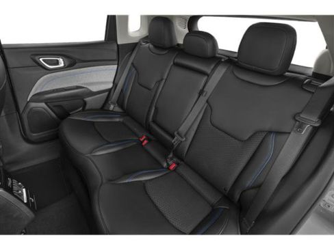 Certified 2022 Jeep Compass Latitude w/ Sun and Sound Group AWD/4WD image 13