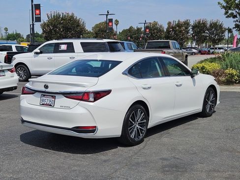 Used 2025 Lexus ES 300h w/ Premium Package FWD image 5