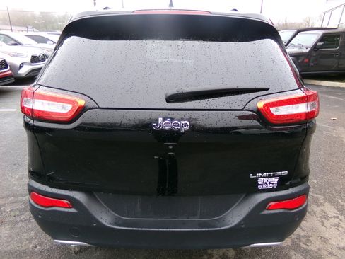 Used 2018 Jeep Cherokee Limited image 4