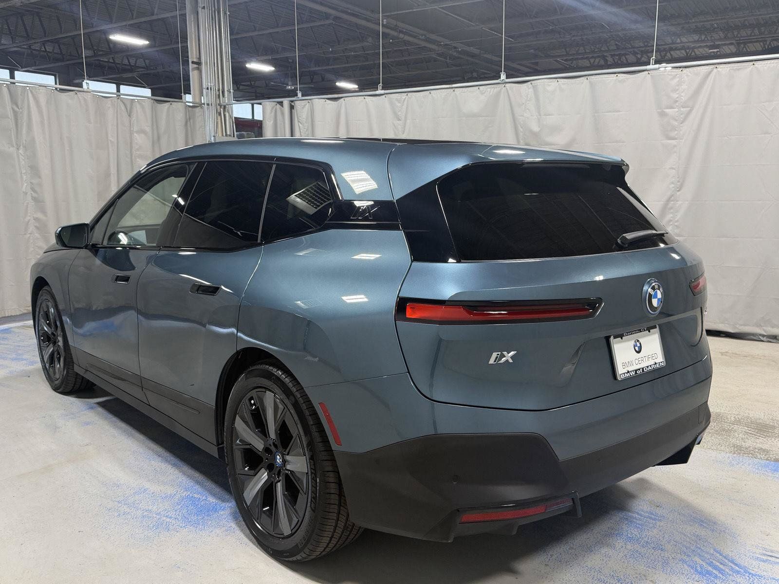 Used 2022 BMW iX xDrive50 w/ Convenience Package AWD/4WD image 16