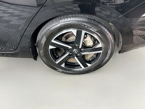 Used 2025 Nissan Sentra SV image 11