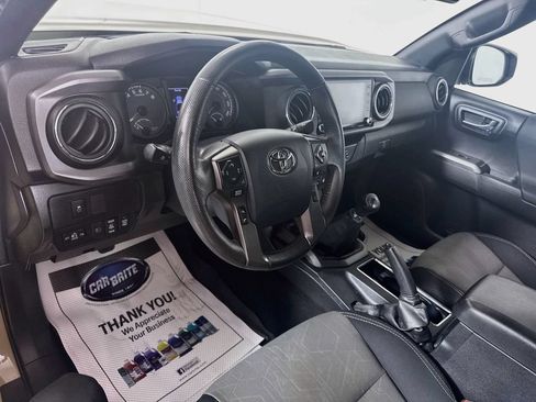 Certified 2020 Toyota Tacoma TRD Off-Road AWD/4WD image 10