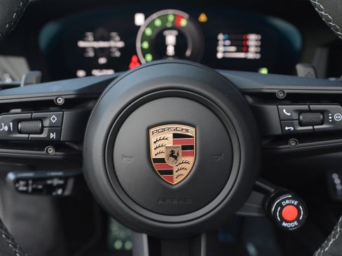 Used 2026 Porsche 911 Targa 4 GTS AWD/4WD image 18