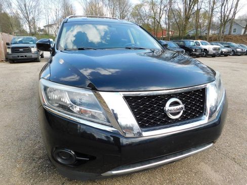 Used 2013 Nissan Pathfinder SV w/ Trailer Tow Pkg AWD/4WD image 2