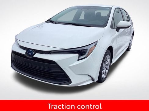 Used 2025 Toyota Corolla LE image 5