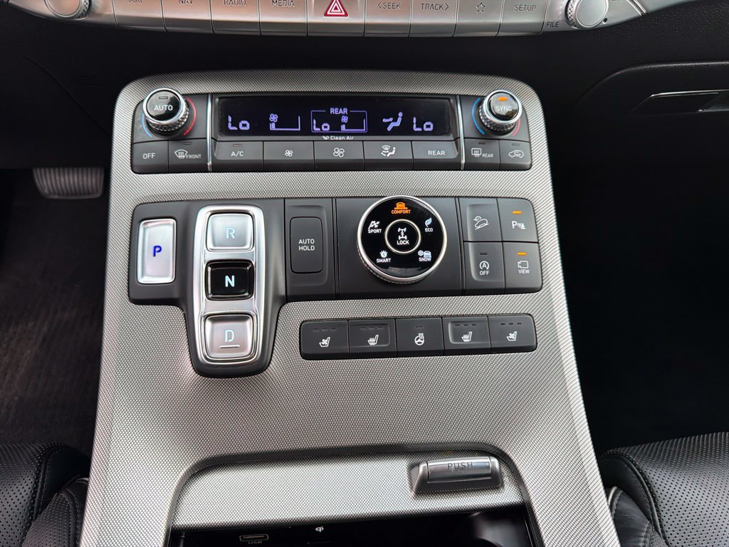 Used 2020 Hyundai Palisade Limited w/ Winter Weather Package AWD/4WD image 19