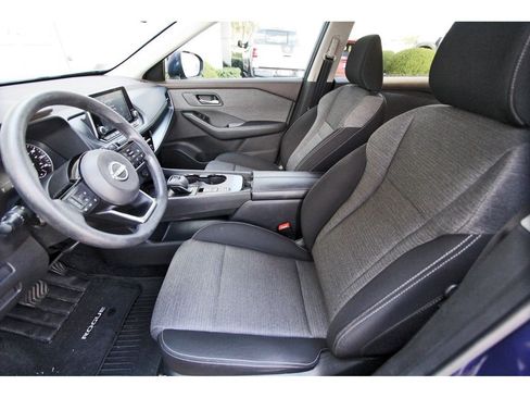 Certified 2022 Nissan Rogue SV FWD image 6
