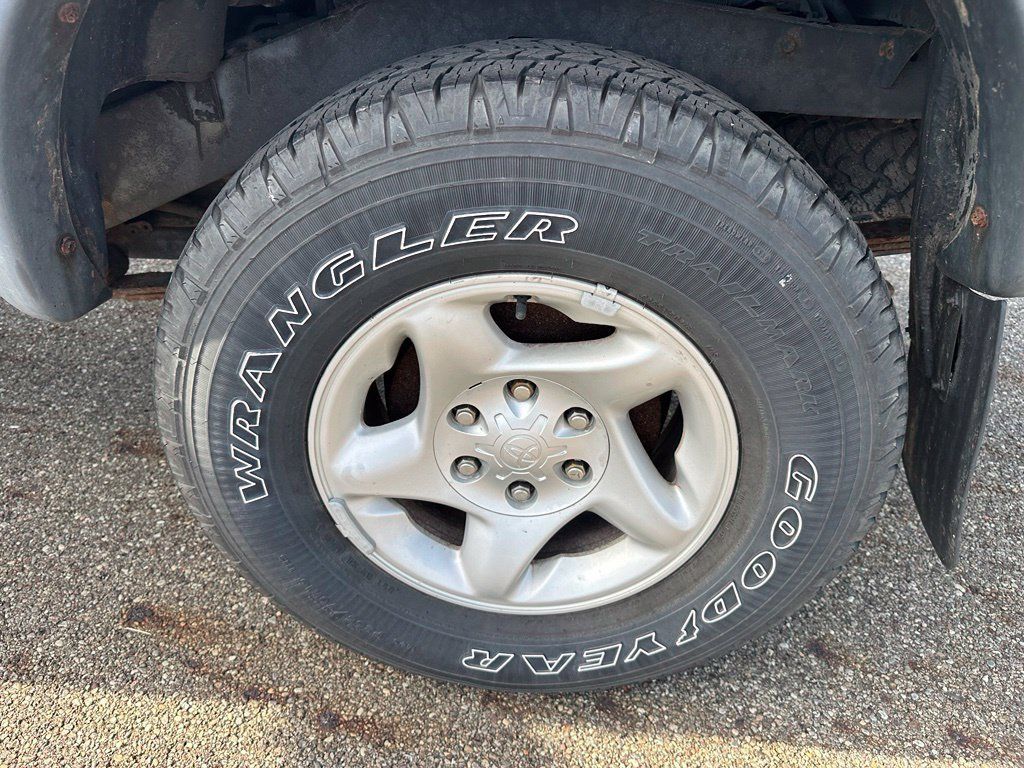Used 2003 Toyota Tacoma 4x4 Xtracab V6 w/ Convenience Pkg image 8