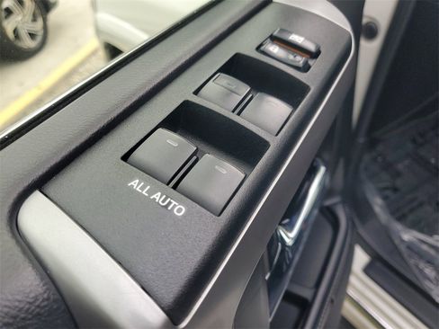 Used 2019 Toyota 4Runner Limited image 19