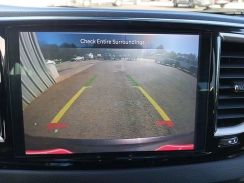 Used 2023 Chrysler Pacifica Touring-L image 33