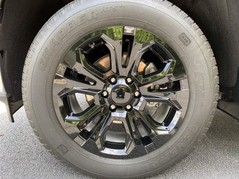 Used 2023 Chevrolet Silverado 1500 LTZ AWD/4WD image 44