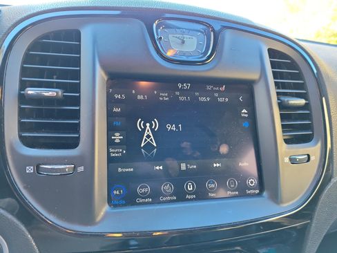 Used 2021 Chrysler 300 S image 20