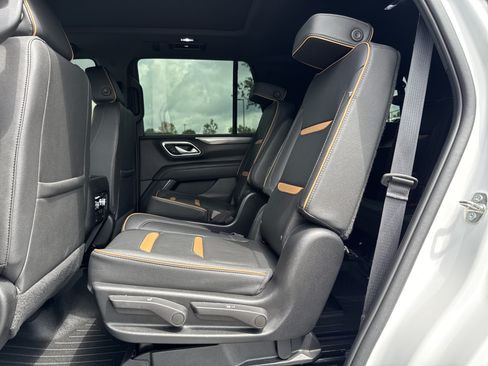 Used 2023 GMC Yukon AT4 w/ AT4 Premium Package AWD/4WD image 32