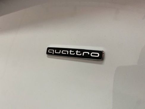 Used 2025 Audi Q5 Premium w/ Convenience Package image 91