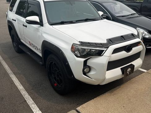Used 2016 Toyota 4Runner SR5 Premium RWD image 3