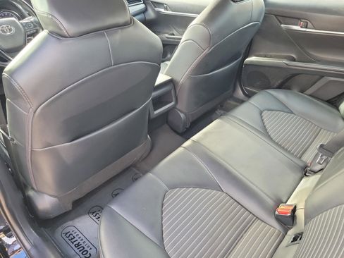 Used 2023 Toyota Camry SE image 8