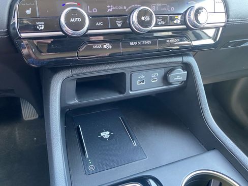 Certified 2025 Honda Pilot Touring image 22