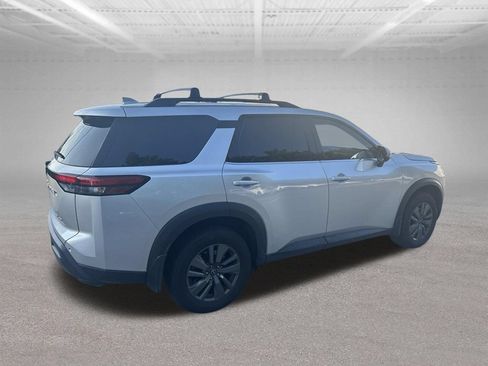 Used 2023 Nissan Pathfinder SV AWD/4WD image 5
